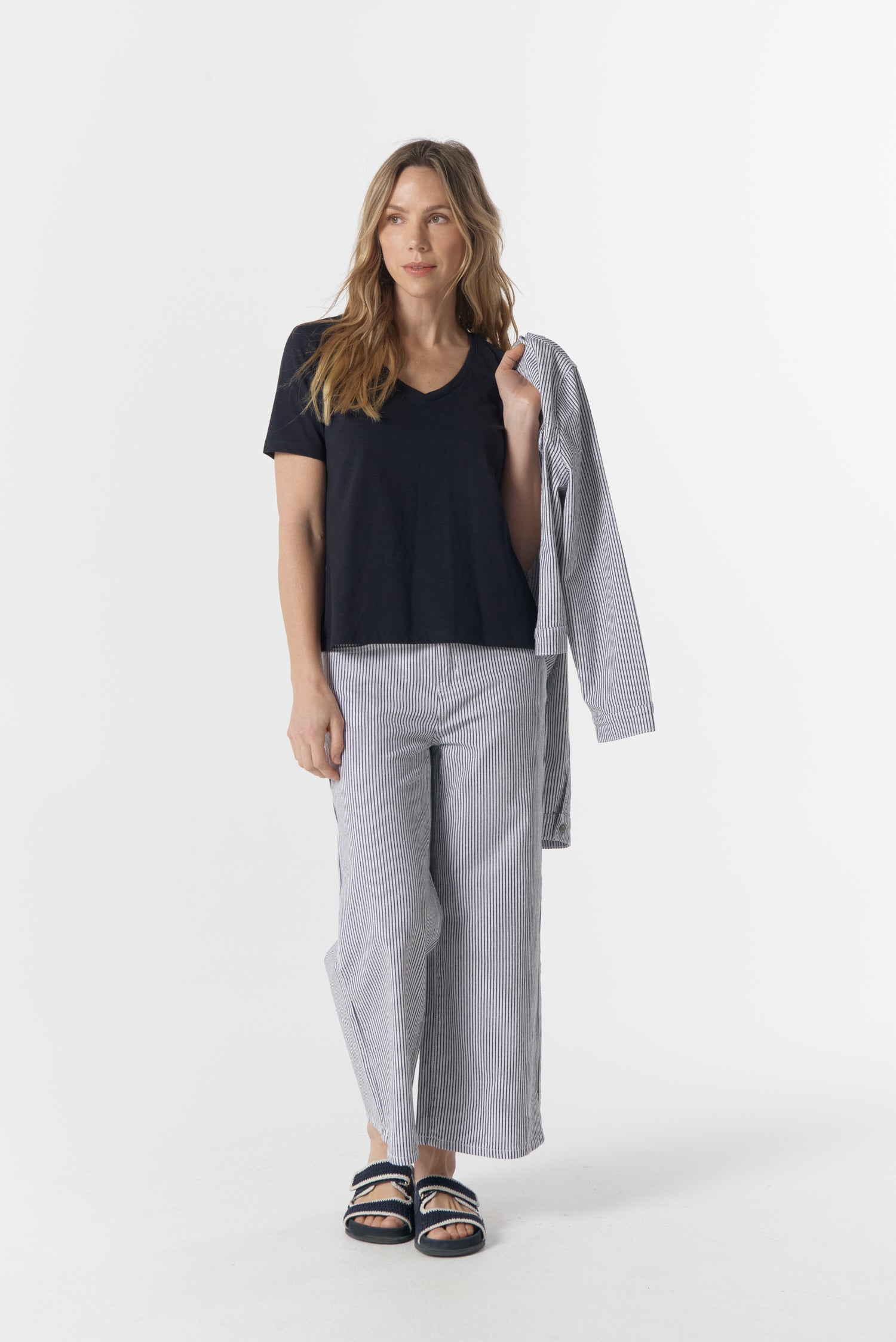 5 Pocket Crop Wide Leg Jean - Navy/White by Goondiwindi Cotton. Timeless women’s fashion using natural fibres and classic shapes