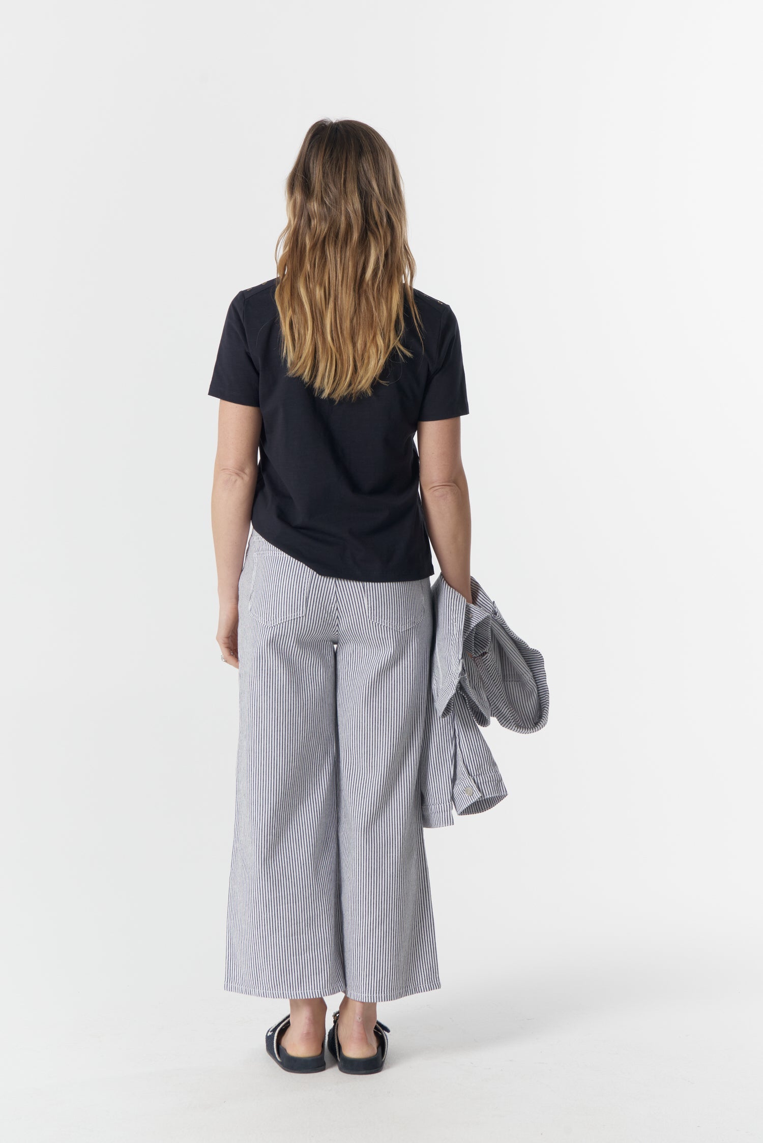 5 Pocket Crop Wide Leg Jean - Navy/White by Goondiwindi Cotton. Timeless women’s fashion using natural fibres and classic shapes